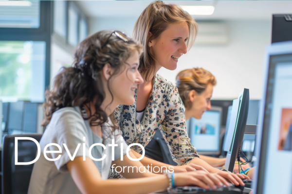 Accompagnés par une formatrice expérimentée nos stagiaires apprennent à maîtriser Linux en présentiel dans un environnement calme et structuré. L’échange est interactif et favorise la compréhension des interfaces et des commandes essentielles du système.