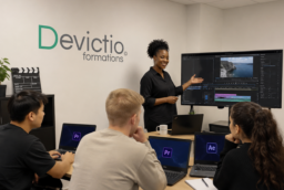 Formation au Montage Vidéo : Développez vos compétences grâce à notre formation montage vidéo à Lyon et réalisez des vidéos professionnelles avec Adobe Premiere Pro et After Effects. Depuis 2007, Devictio Formations accompagne entreprises et particuliers avec une pédagogie concrète, basée sur la pratique et des projets réels.
