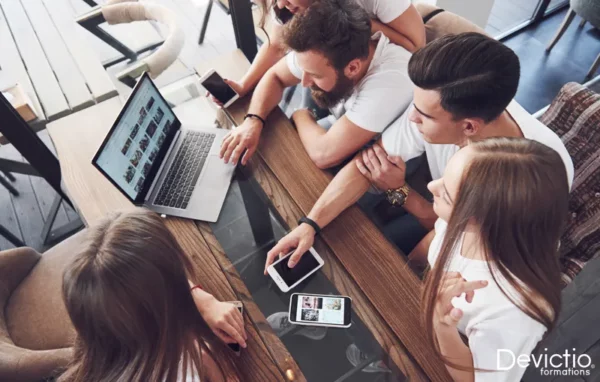 Former ses équipes au Community Management permet à l’entreprise de professionnaliser sa présence sur les réseaux sociaux et de mieux maîtriser son image de marque. Des collaborateurs formés sont davantage capables de produire des contenus cohérents, développer l’engagement, gérer les interactions et mesurer l’efficacité des actions menées. L’entreprise gagne ainsi en autonomie, en réactivité et en efficacité dans sa communication Social Media.